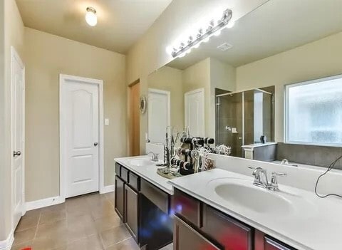 Building Photo - 2575 Riverway Dr