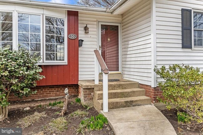 Primary Photo - 409 Orleans Cir SW