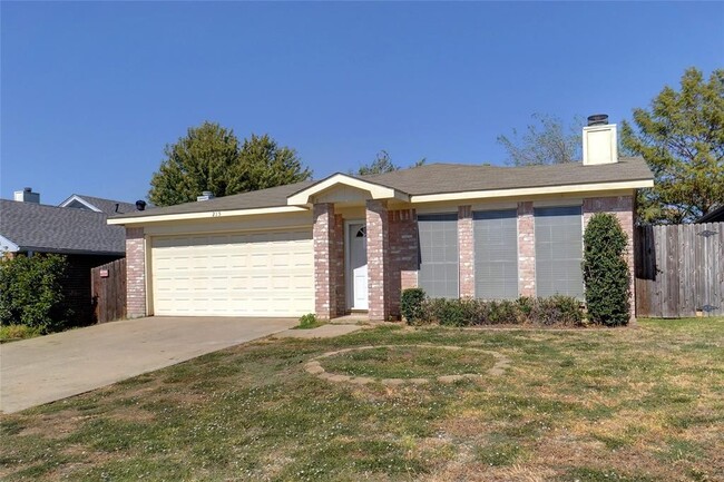 Building Photo - 215 Colt Ln
