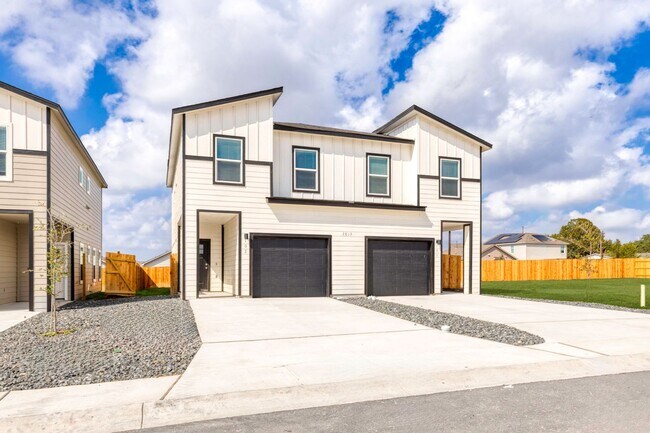 Building Photo - 10610 Kiana Way