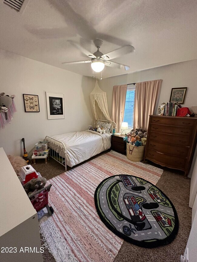 Building Photo - 6403 W Chisum Trail