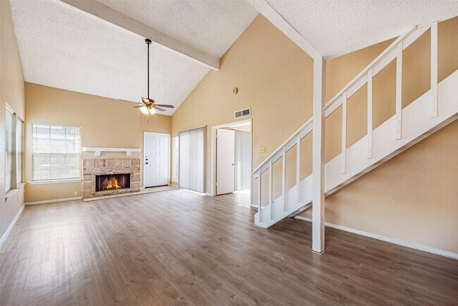 Building Photo - 6315 Cattails Ln