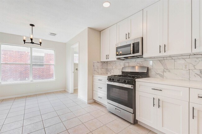 Building Photo - 5318 Cilantro Ln
