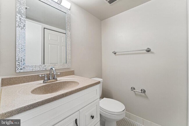 Building Photo - 7599 Gales Ct