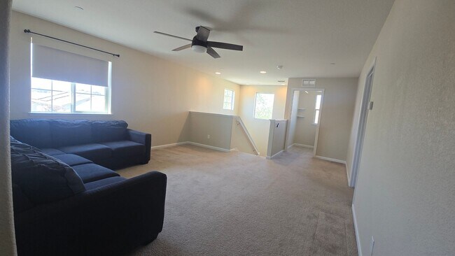 Building Photo - 1443 Greenbrier Dr