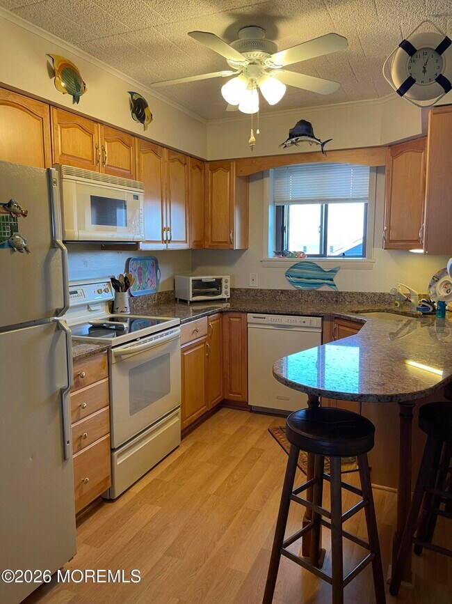 Building Photo - 51 Hiering Ave