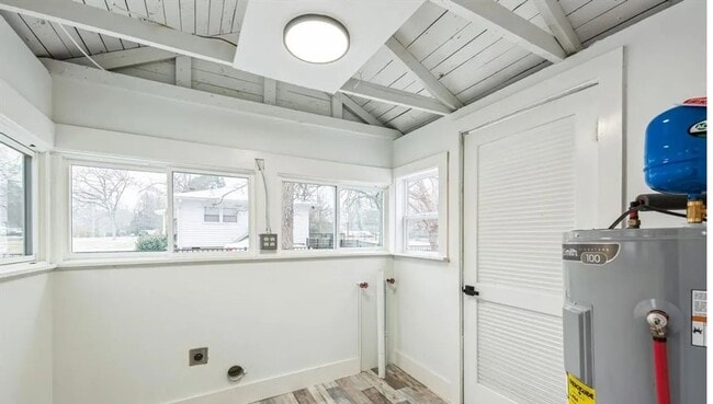 Building Photo - Welcome to this Beautiful Newly Renovated ...