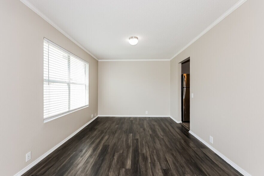 Building Photo - 105 Hunter Dr