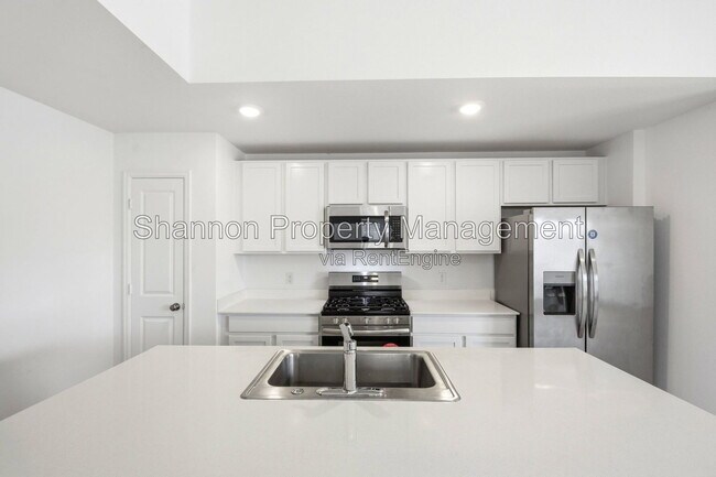 Building Photo - 27147 Breakaway Ln