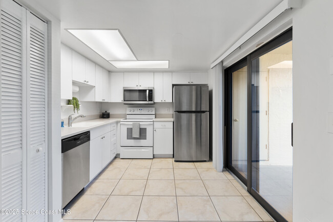 Building Photo - 1145 N Shannon Ave