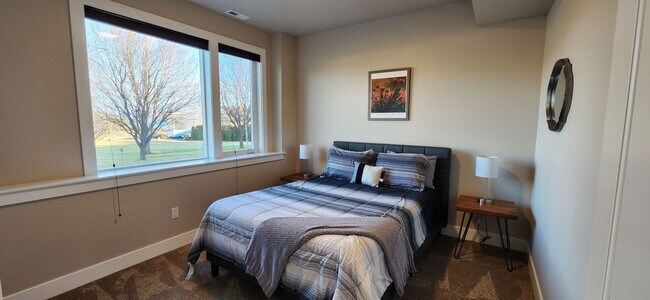 Building Photo - Furnished 4 bedroom/2.5 bath in Manson - A...