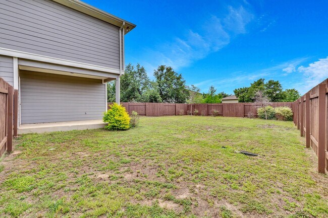 Building Photo - 701 Hays Hill Dr