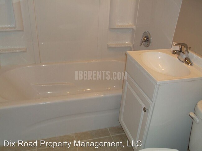 Building Photo - 3 br, 1 bath House - 631 Blackburn Avenue,