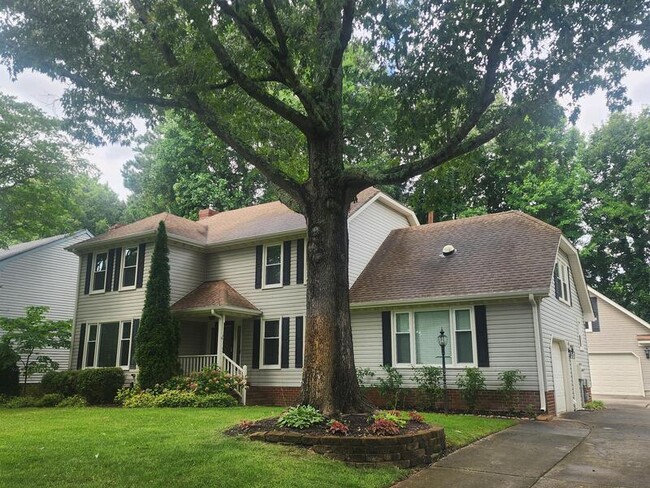 Building Photo - 720 Aguila Dr