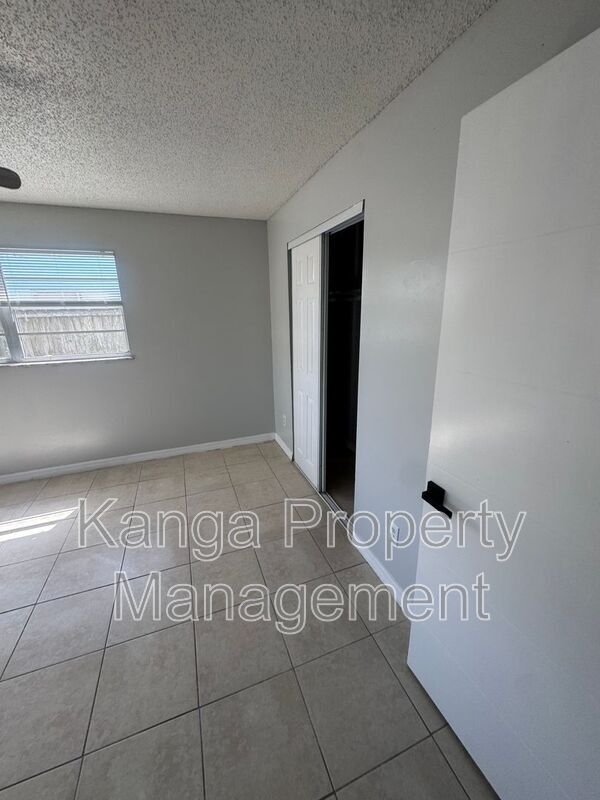 Building Photo - 3206 Louisiana Ave