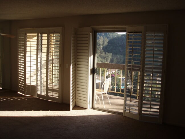 Building Photo - COMING SOON!! Gorgeous condo with Amazing Views!