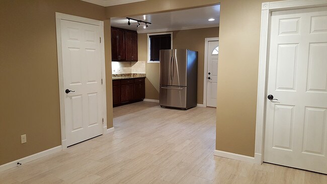 Building Photo - 3108 Aster St