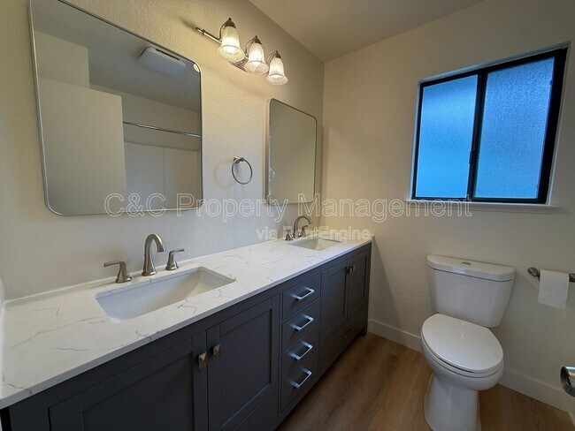 Building Photo - 360 Prescott Ave