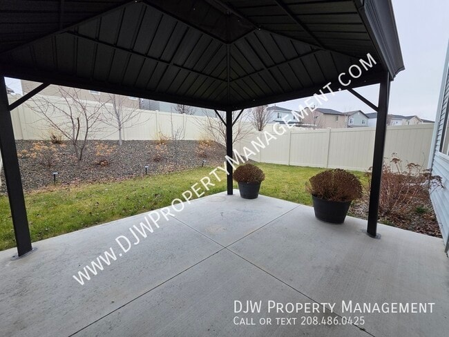 Building Photo - 2351 E Danzee Dr