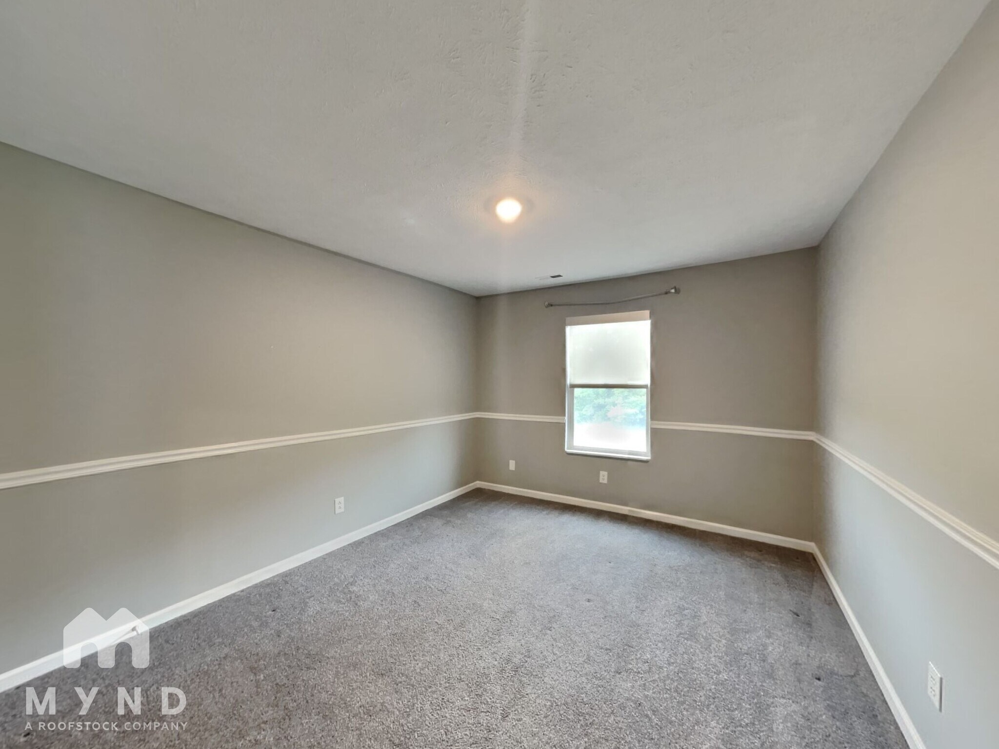 Building Photo - 6410 Hollingsworth Dr