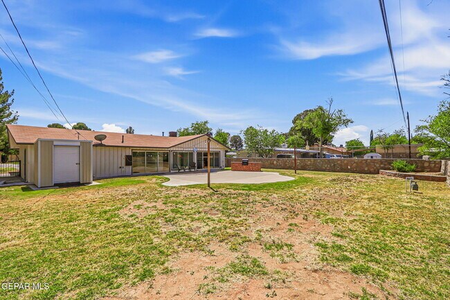 Building Photo - 809 Del Mar Dr