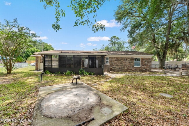 Building Photo - 4212 Pointe Haven Dr N