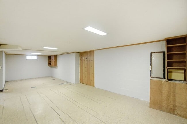 Building Photo - 3267 Walmar Dr