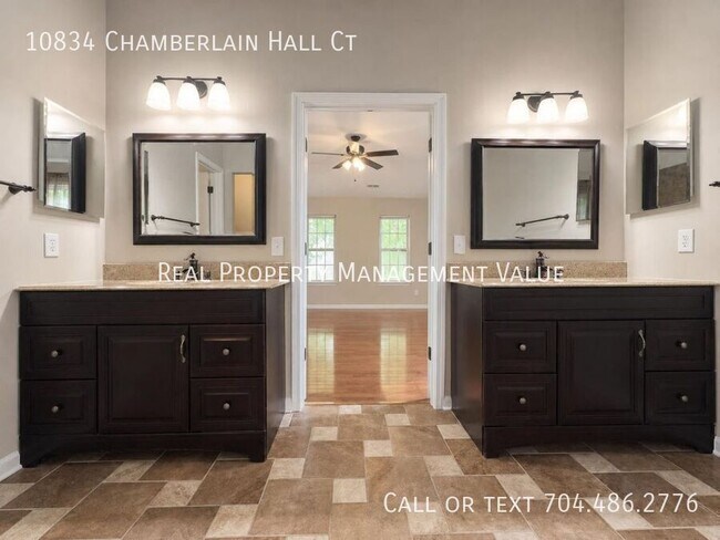 Building Photo - 10834 Chamberlain Hall Ct
