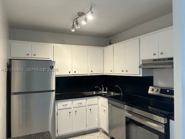 Building Photo - 111 Golden Isles Dr