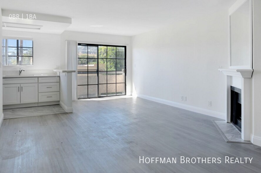 Building Photo - 1520 N Vista St