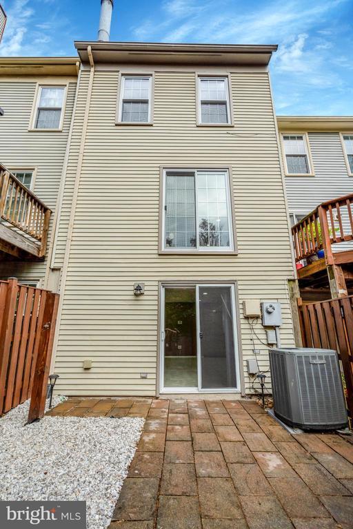 Building Photo - 8482 Springfield Oaks Dr