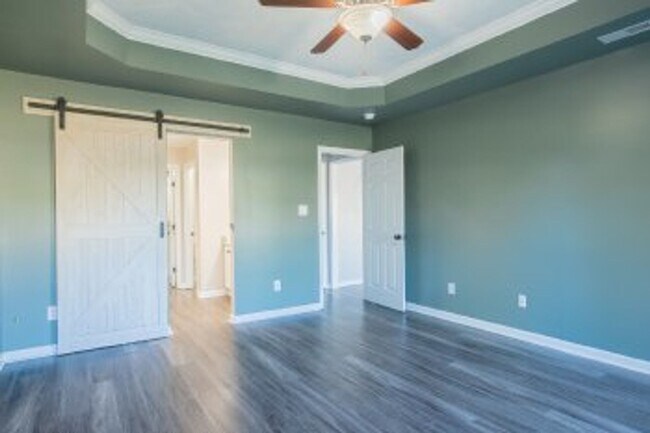 Building Photo - 111 Harvest Moon Dr