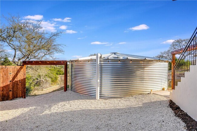 Building Photo - 3353 Tuscany Dr