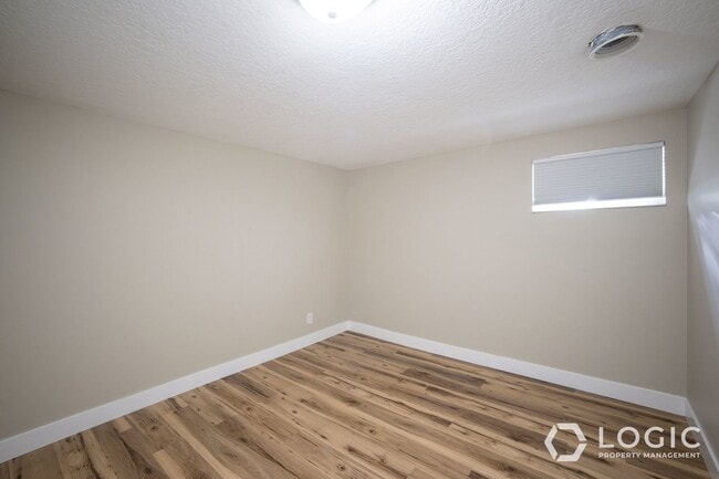 Building Photo - 19 E 1300 S