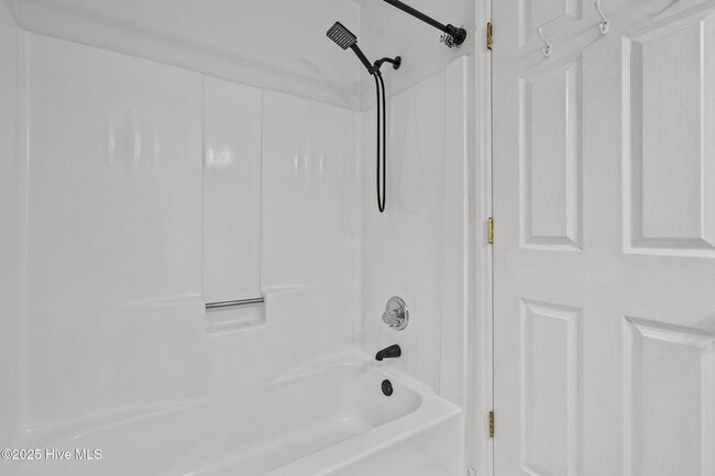 Building Photo - 215 Canterbury Rd