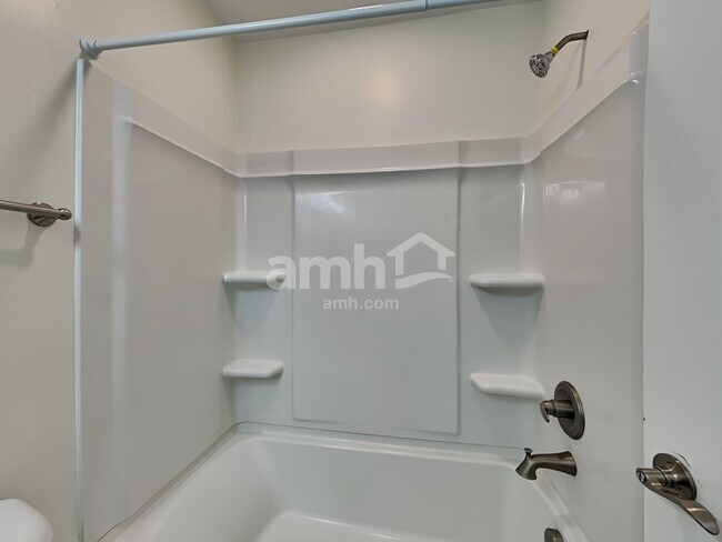 Building Photo - 108 Martello Rd