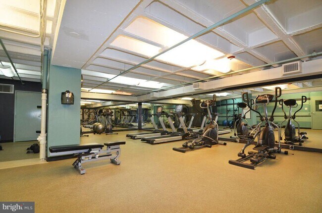 Building Photo - 1101 3rd St SW