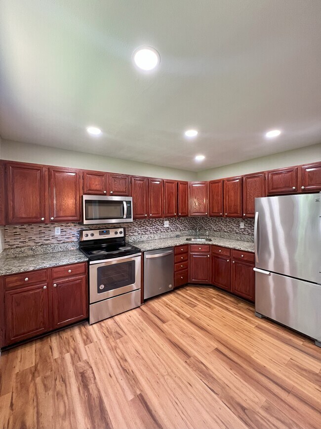 Kitchen - 2445 Park Ave