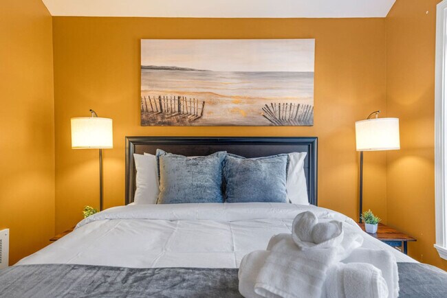 Building Photo - 931 N 35th St