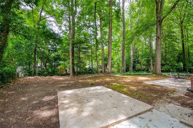 Building Photo - 2700 Brook Park Way