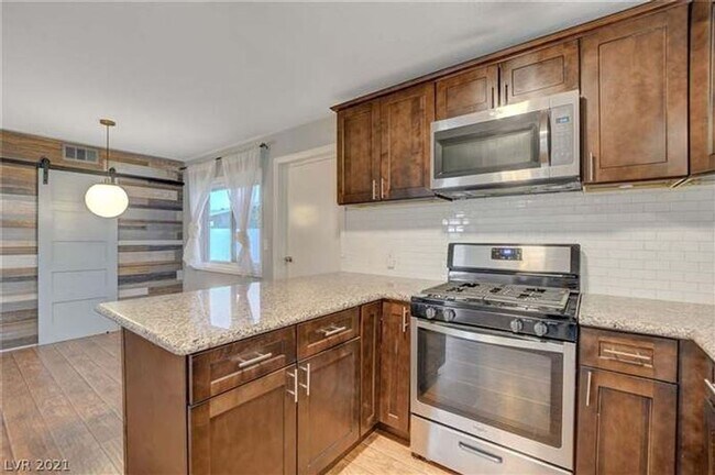 Building Photo - 4044 Pepe Cir