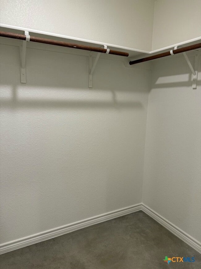 Building Photo - 1125 Lindsey Dr