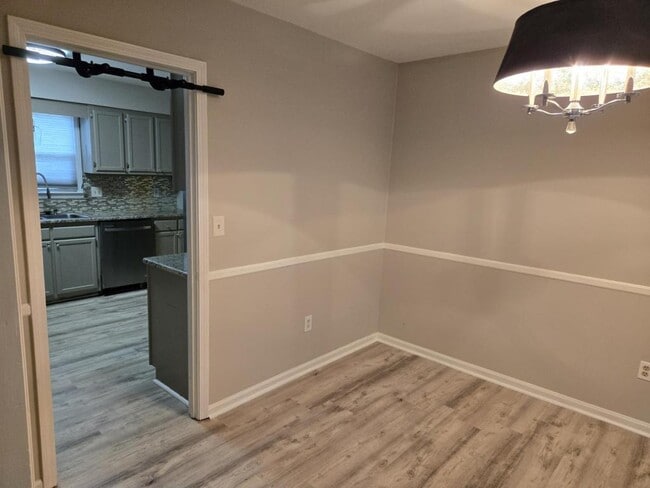 Building Photo - 101 Laurel Tree Ln