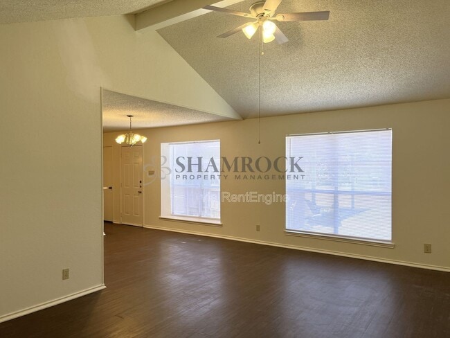 Building Photo - 214 Kettler Dr