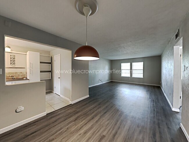 Building Photo - 5105 Skillman St