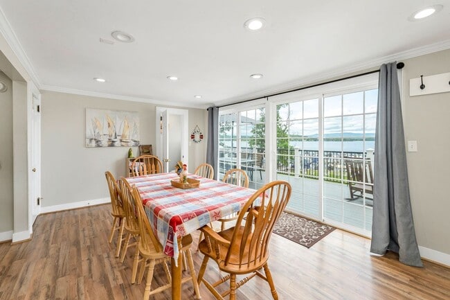 Building Photo - Beautiful Home On Lake Winnipesaukee