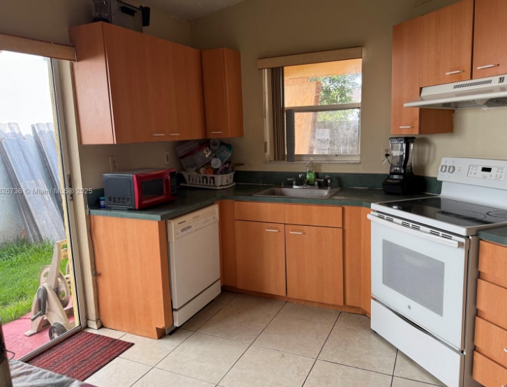 Building Photo - 10371 SW 201st Ter