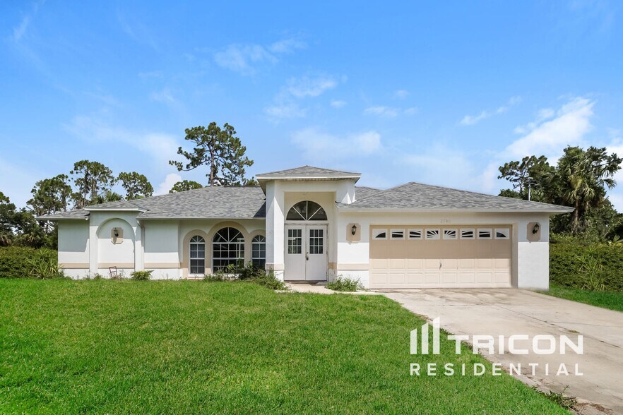 Primary Photo - 2740 Begonia Terrace