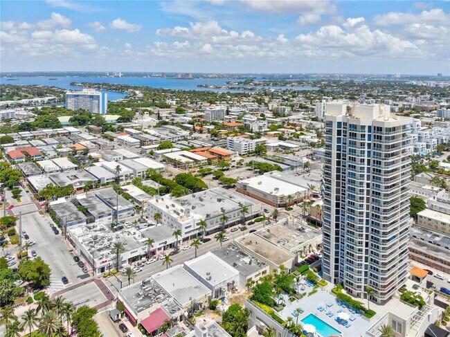 Building Photo - 7330 Ocean Terrace