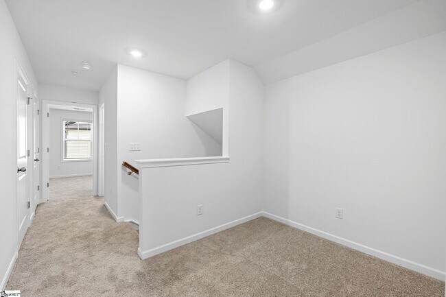 Building Photo - 520 Barbican Pl